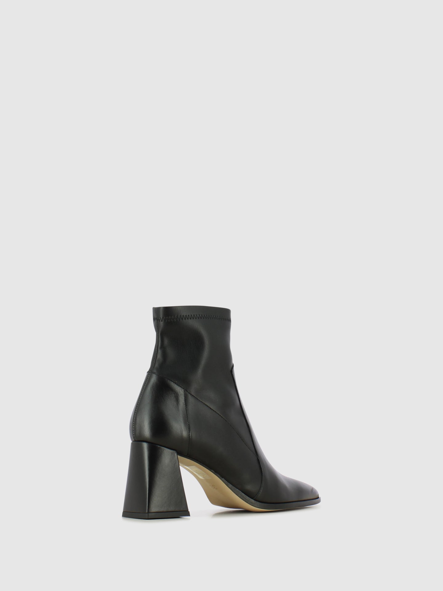 Sofia Costa Botins com Fecho em Preto